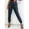 Pantalon cargo noir en simili avec poches - 1