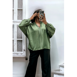 Blouse satiné kaki coupe over size avec plis à l'avant  - 2