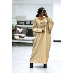 Abaya beige avec une jolie coupe ample et de la broderie à l'avant  - 1