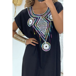 Robe djellaba noir doré très agréable à porter avec joli motif brodé au col ornée de strass - 5