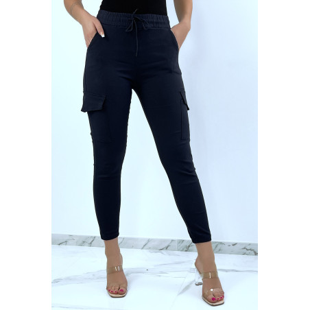 Pantalon slim marine elastique à grandes poches style cargo