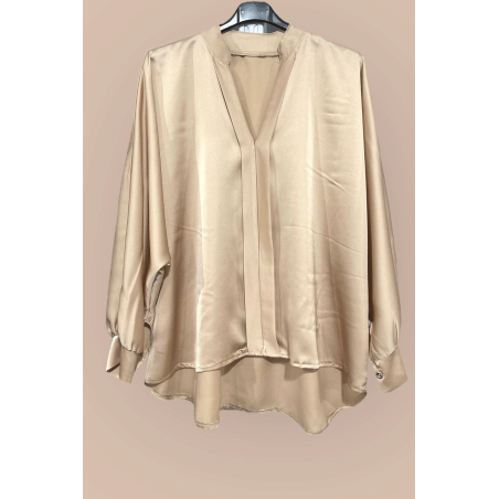 Blouse satiné beige coupe over size avec plis à l'avant  - 1