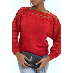 Pull matière duveteux rouge à col bardot en dentelle - 1