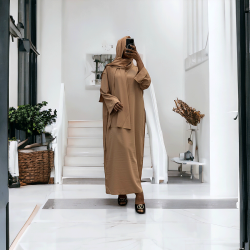 Robe abaya couleur camel en soie de medine avec foulard  intégré  - 3