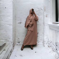 Robe abaya couleur rose en soie de medine avec foulard  intégré  - 1