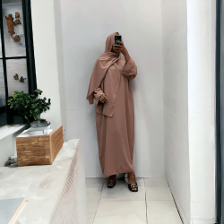 Robe abaya couleur rose en soie de medine avec foulard  intégré  - 2