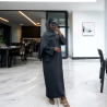 Robe abaya couleur anthracite en soie de medine avec foulard  intégré  - 2