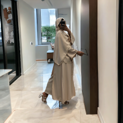 Robe abaya couleur beige deux pièces avec foulard  - 2