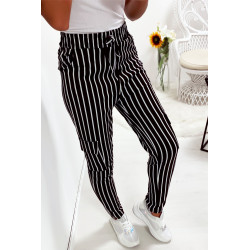 Pantalon jegging rayé noir et blanc avec poches sur les cotés - 4