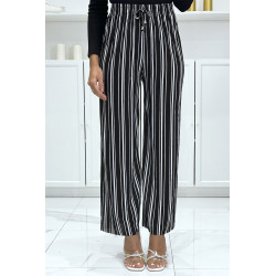 Pantalon palazzo rayé motif noir et blanc - 2