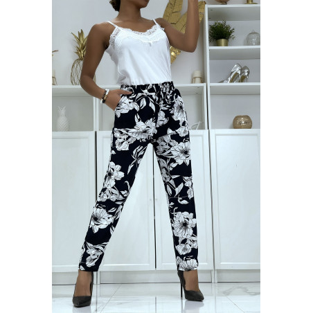 Pantalon fluide noir à motif floral B-54 - 1