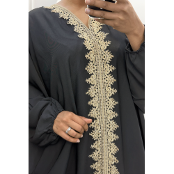 Longue abaya noire over size avec une jolie dentelle - 5