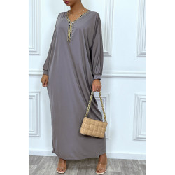 Abaya taupe à encolure de strass et manches longues - 2