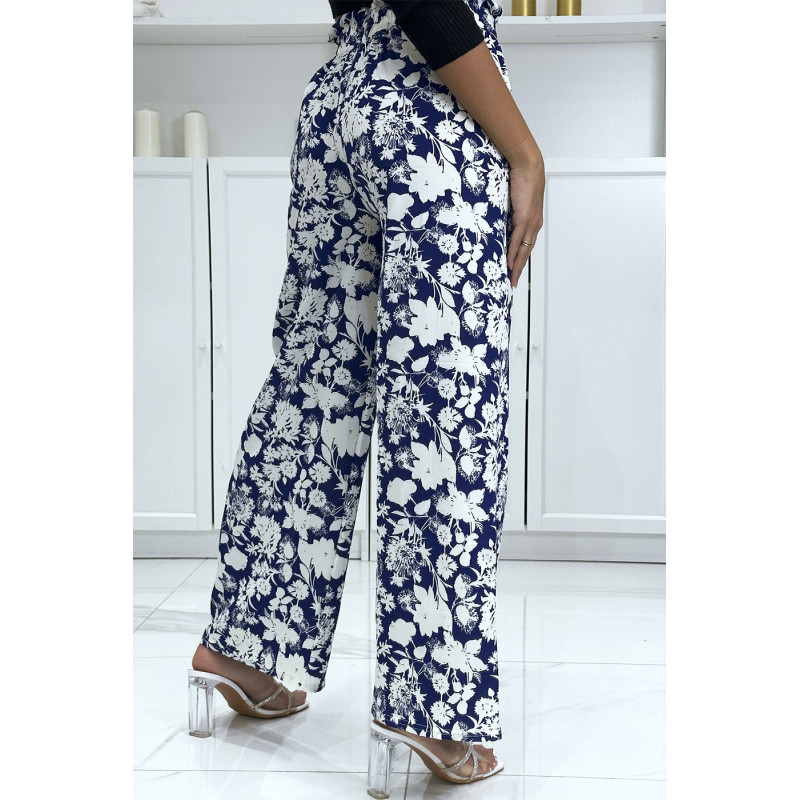 Pantalon palazzo royal et blanc motif fleuris tendance et chic 