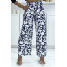 Pantalon palazzo royal et blanc motif fleuris tendance et chic 