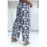 Pantalon palazzo royal et blanc motif fleuris tendance et chic 