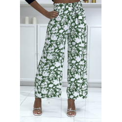 Pantalon palazzo vert et blanc motif fleuris tendance et chic 