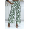 Pantalon palazzo vert et blanc motif fleuris tendance et chic 