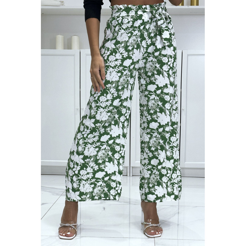 Pantalon palazzo vert et blanc motif fleuris tendance et chic 