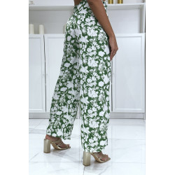 Pantalon palazzo vert et blanc motif fleuris tendance et chic 