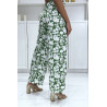 Pantalon palazzo vert et blanc motif fleuris tendance et chic 