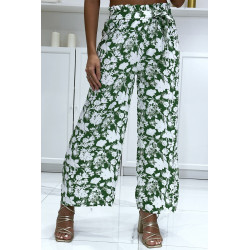 Pantalon palazzo vert et blanc motif fleuris tendance et chic 